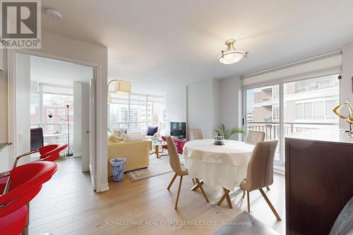 1102 - 60 St Clair Avenue W, Toronto, ON - Indoor Photo Showing Dining Room