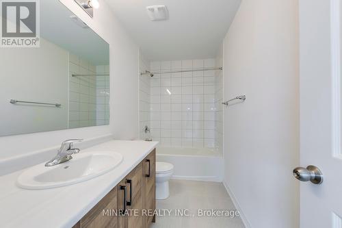 3905 Koenig Road, Burlington, ON - Indoor Photo Showing Bathroom