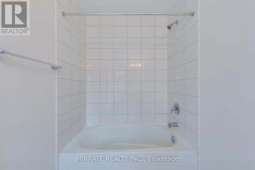 3905 Koenig Road, Burlington, ON - Indoor Photo Showing Bathroom