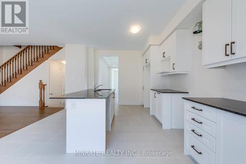 3905 Koenig Road, Burlington, ON - Indoor Photo Showing Kitchen