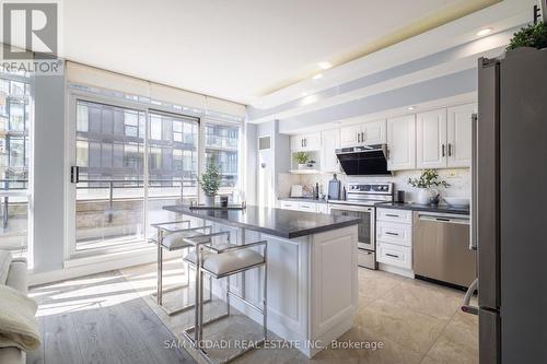 819 - 8 Telegram Mews, Toronto, ON - Indoor Photo Showing Kitchen