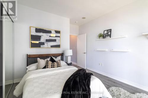 819 - 8 Telegram Mews, Toronto, ON - Indoor Photo Showing Bedroom