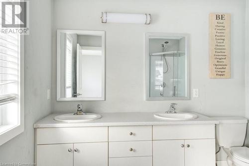 745 Chelton Road Unit# 62, London, ON - Indoor Photo Showing Bathroom