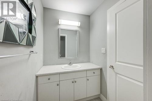 745 Chelton Road Unit# 62, London, ON - Indoor Photo Showing Bathroom