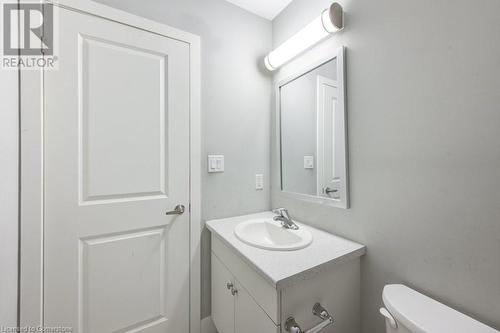 745 Chelton Road Unit# 62, London, ON - Indoor Photo Showing Bathroom