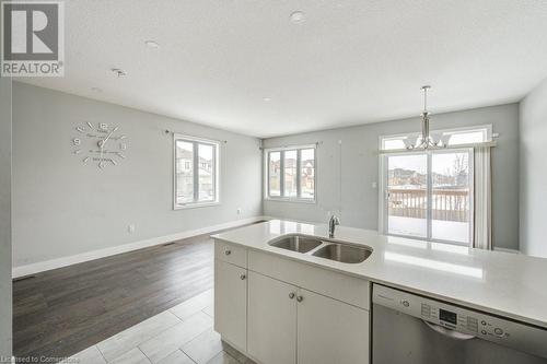 745 Chelton Road Unit# 62, London, ON - Indoor Photo Showing Kitchen With Double Sink