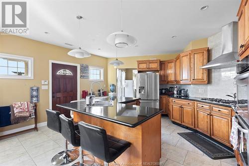 719 Cedar Island Drive, Kingsville, ON - Indoor Photo Showing Kitchen