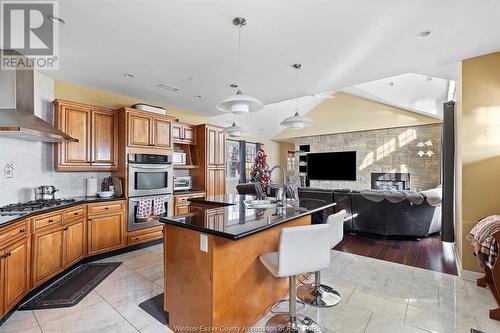 719 Cedar Island Drive, Kingsville, ON - Indoor Photo Showing Kitchen