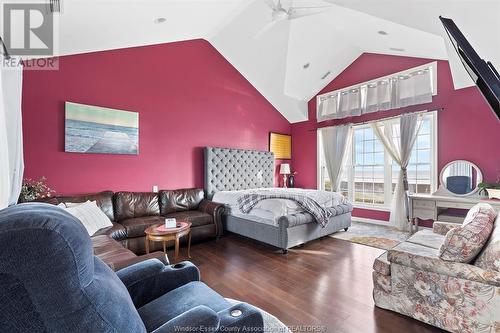 719 Cedar Island Drive, Kingsville, ON - Indoor Photo Showing Living Room