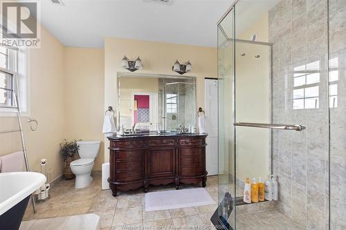 719 Cedar Island Drive, Kingsville, ON - Indoor Photo Showing Bathroom