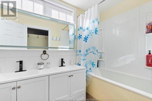 719 Cedar Island Drive, Kingsville, ON - Indoor Photo Showing Bathroom