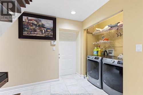 719 Cedar Island Drive, Kingsville, ON - Indoor Photo Showing Laundry Room