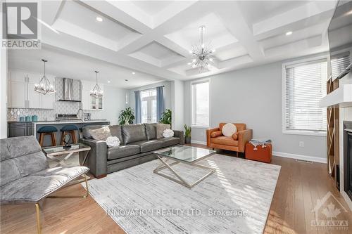 1007 Offley Road, Ottawa, ON - Indoor Photo Showing Living Room