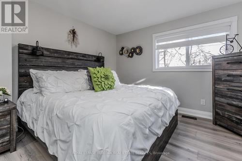 1291 Princeton Crescent, Burlington, ON - Indoor Photo Showing Bedroom