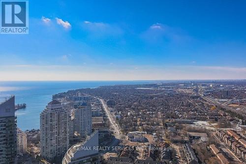 Ph2 - 2220 Lakeshore Boulevard, Toronto, ON - Outdoor With View