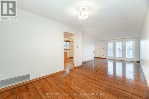 1639 Corkstone Glade, Mississauga, ON - Indoor Photo Showing Other Room