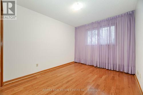 1639 Corkstone Glade, Mississauga, ON - Indoor Photo Showing Other Room