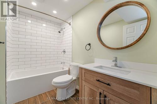 1639 Corkstone Glade, Mississauga, ON - Indoor Photo Showing Bathroom