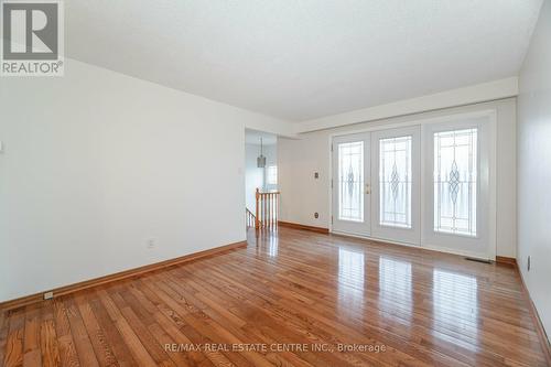 1639 Corkstone Glade, Mississauga, ON - Indoor Photo Showing Other Room