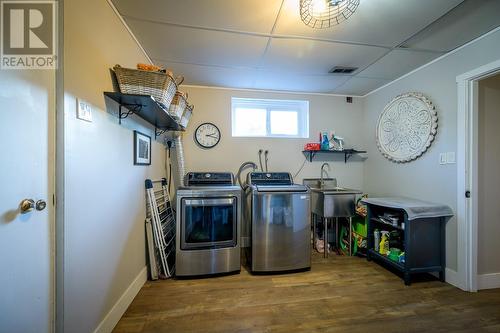 1742 Apple Lane, Kamloops, BC - Indoor Photo Showing Laundry Room