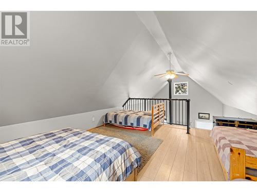 9375 Siesta Road, Kelowna, BC - Indoor Photo Showing Bedroom