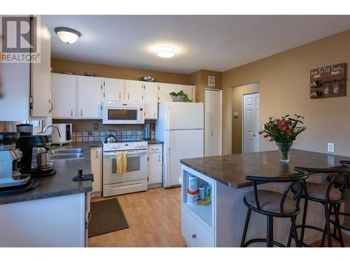 2324 Nechako Drive, Kamloops, BC - Indoor Photo Showing Kitchen With Double Sink