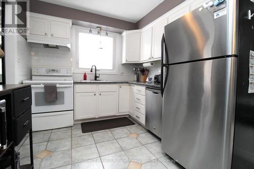 60 Surrey Crescent, London, ON - Indoor Photo Showing Kitchen