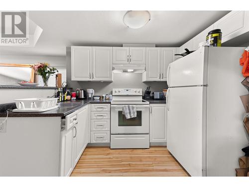 800 Fuller Avenue Lot# 1, Kelowna, BC - Indoor Photo Showing Kitchen