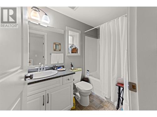 800 Fuller Avenue Lot# 1, Kelowna, BC - Indoor Photo Showing Bathroom