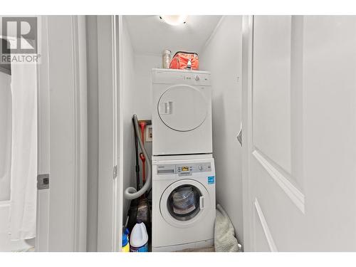 800 Fuller Avenue Lot# 1, Kelowna, BC - Indoor Photo Showing Laundry Room