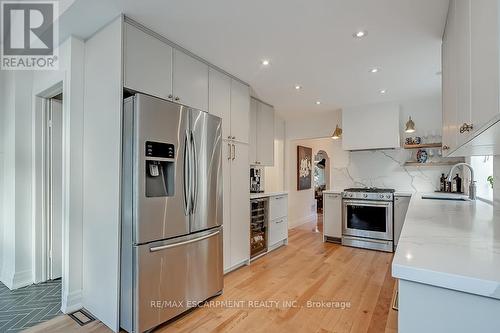 896 Lasalle Park Road, Burlington, ON - Indoor Photo Showing Kitchen With Stainless Steel Kitchen With Upgraded Kitchen