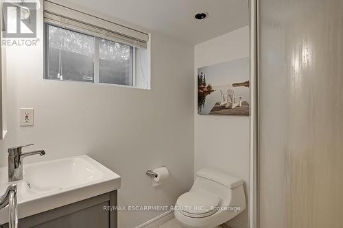 896 Lasalle Park Road, Burlington, ON - Indoor Photo Showing Bathroom