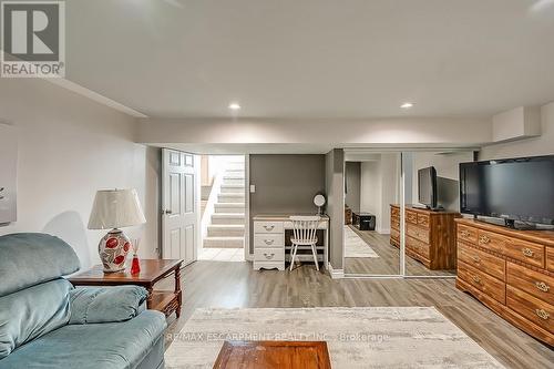 896 Lasalle Park Road, Burlington, ON - Indoor Photo Showing Living Room