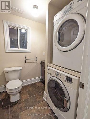 1654 Stonehaven Drive, Mississauga, ON - Indoor Photo Showing Laundry Room