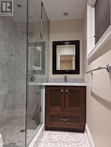 1654 Stonehaven Drive, Mississauga, ON - Indoor Photo Showing Bathroom