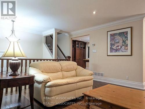 1654 Stonehaven Drive, Mississauga, ON - Indoor Photo Showing Living Room