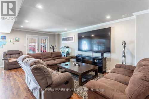 24 Spartan Avenue, Hamilton, ON - Indoor Photo Showing Living Room