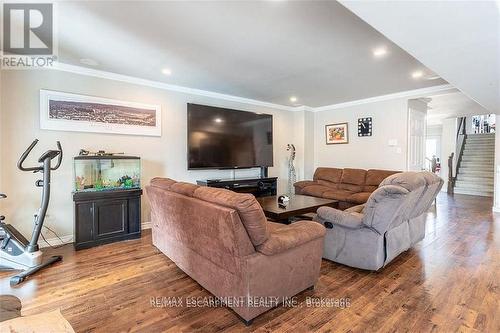 24 Spartan Avenue, Hamilton, ON - Indoor Photo Showing Living Room