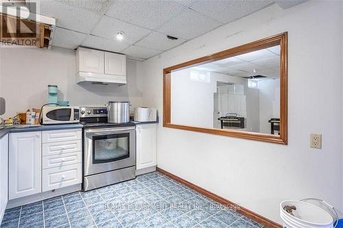 24 Spartan Avenue, Hamilton, ON - Indoor Photo Showing Kitchen