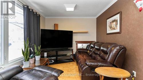 114 Price Street, London, ON - Indoor Photo Showing Living Room