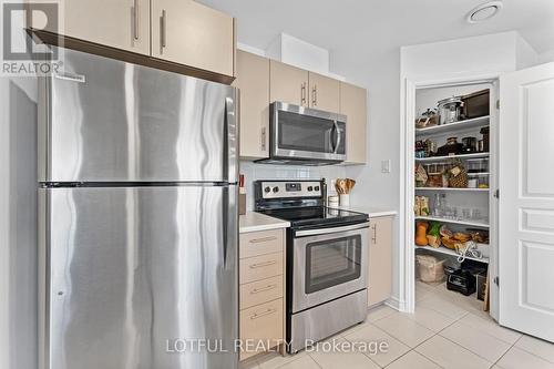 8 - 365 Tribeca Lane, Ottawa, ON - Indoor Photo Showing Kitchen