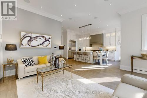 12 Resolution Crescent, Toronto, ON - Indoor Photo Showing Living Room