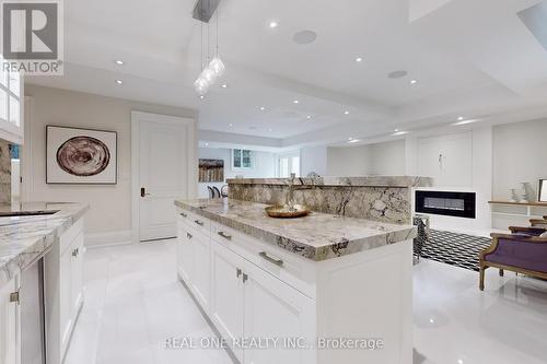 12 Resolution Crescent, Toronto, ON - Indoor Photo Showing Kitchen