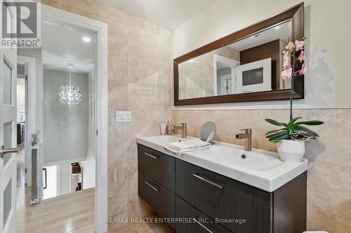 2442 Arioso Court, Mississauga, ON - Indoor Photo Showing Bathroom