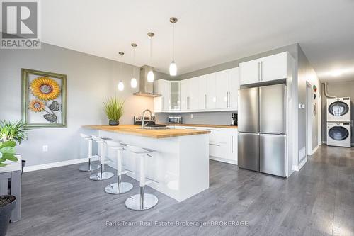 2834 Perry Avenue, Ramara (Brechin), ON - Indoor Photo Showing Kitchen With Upgraded Kitchen