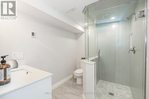 68 Dundonald Street, Barrie, ON - Indoor Photo Showing Bathroom