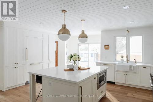 68 Dundonald Street, Barrie, ON - Indoor Photo Showing Kitchen