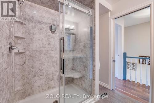 371 Burnett Avenue, Cambridge, ON - Indoor Photo Showing Bathroom