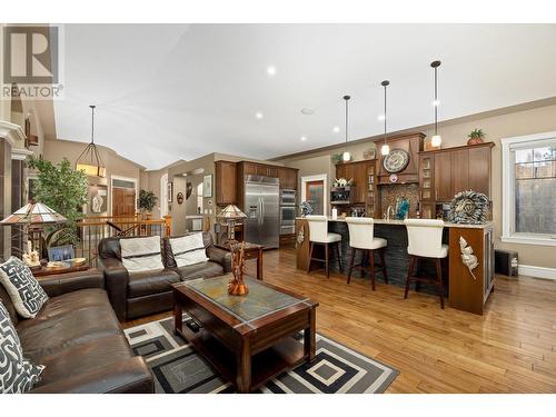 603 Arbor View Drive, Kelowna, BC - Indoor Photo Showing Living Room