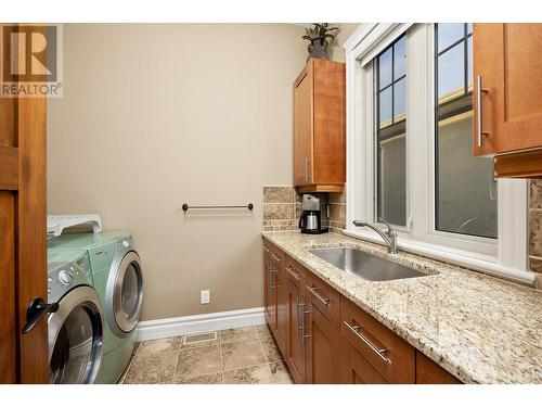 603 Arbor View Drive, Kelowna, BC - Indoor Photo Showing Laundry Room